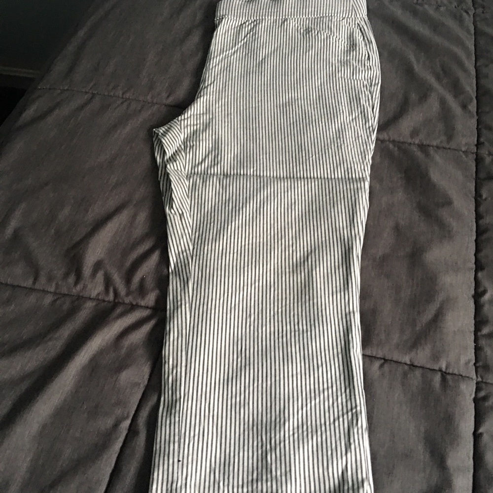 Capri pants - Picture 2 of 2